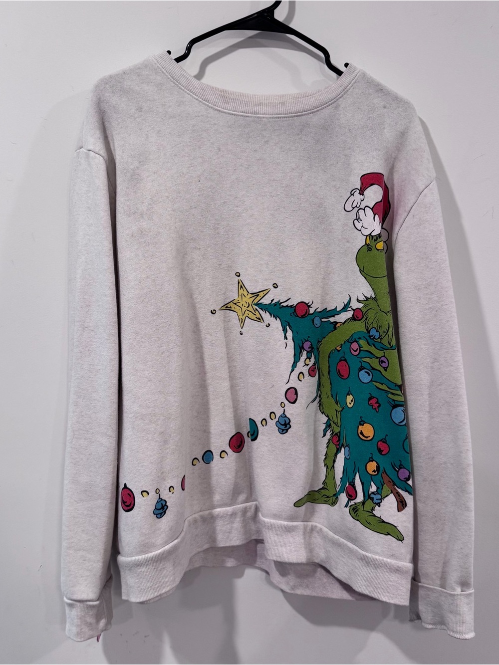 Dr. Seuss Cream Sweatshirt with Green Grinch Multicolor Tree Design Women’s XL